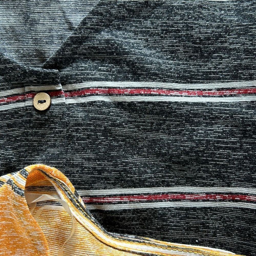 NEW 3 No Boundaries Tops - Picture 6 of 9